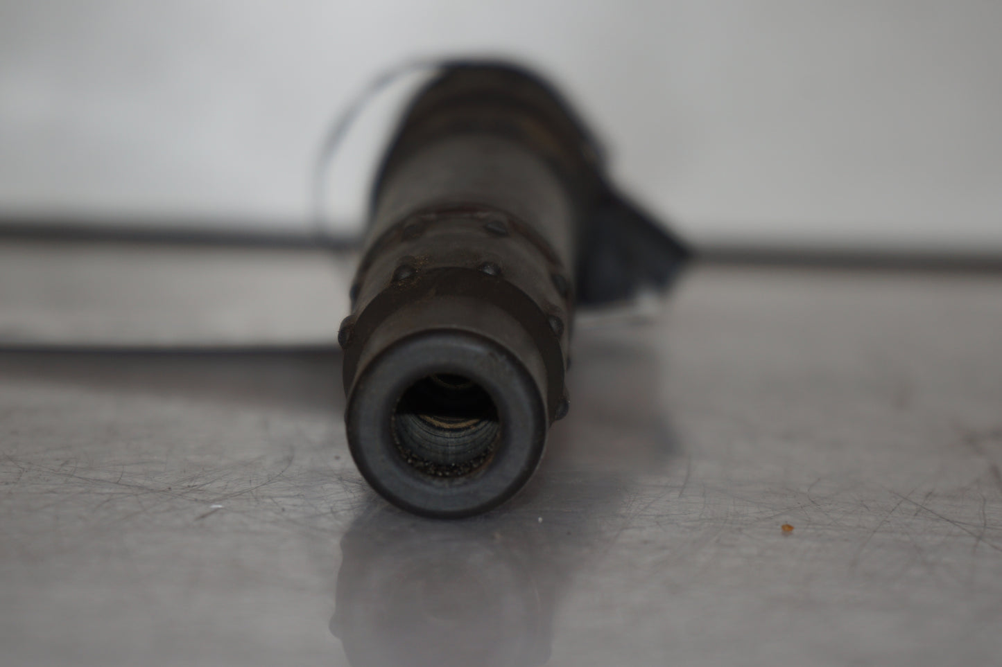 Snett nerifrån på Tändspole från en Kawasaki Z 750 -2008 motorcykel.