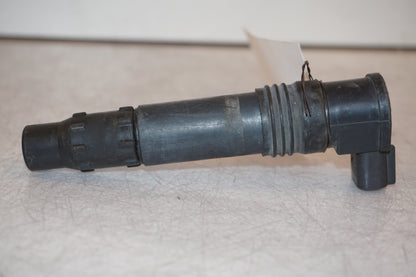 Vänster sida på Tändspole från en Kawasaki ZX-9R -1998 motorcykel.