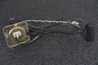 Framsidan på Bensintankgivare från en Honda VFR 750 -1996 motorcykel.