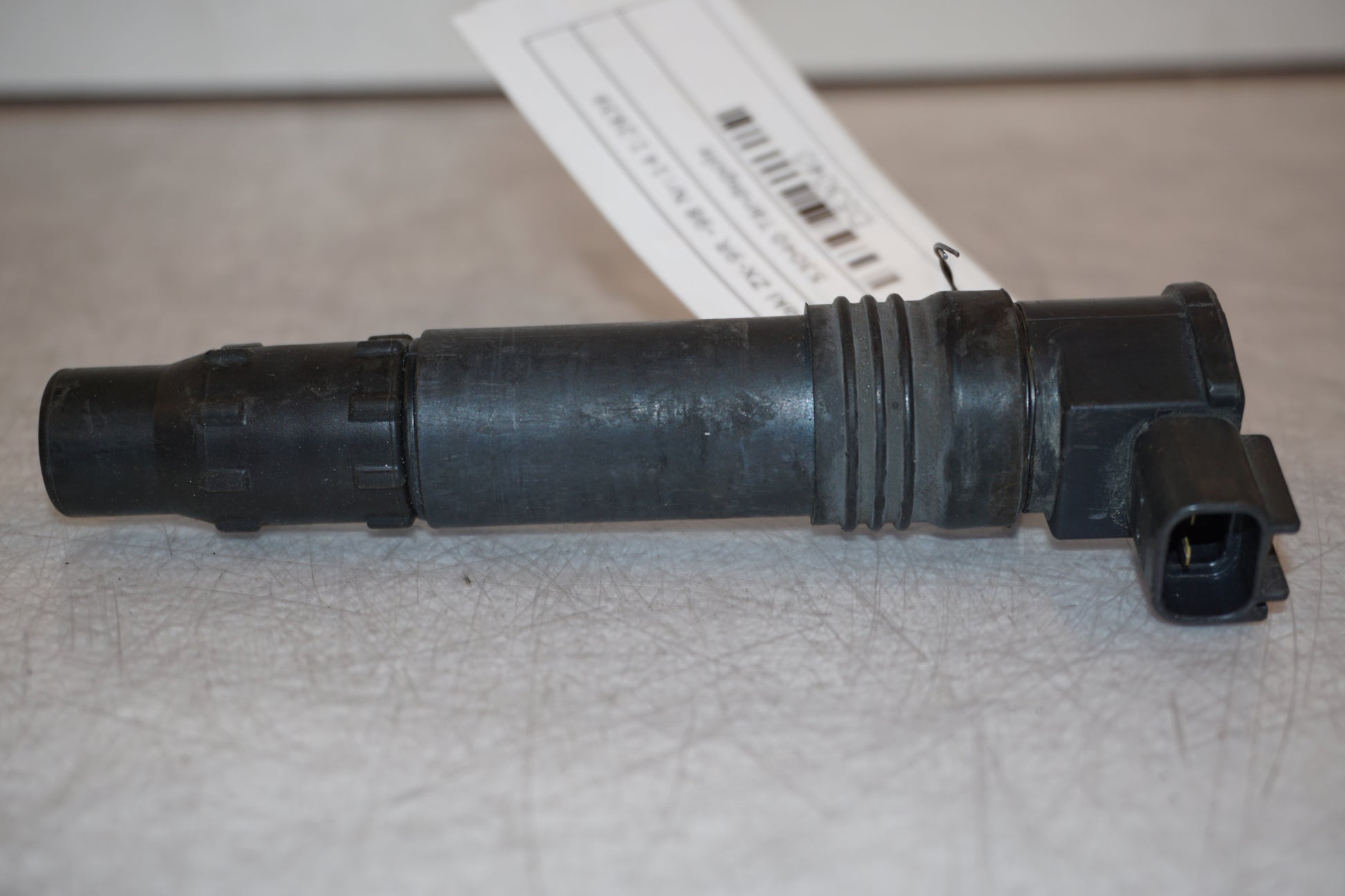 Snett uppifrån på Tändspole från en Kawasaki ZX-9R -1998 motorcykel.