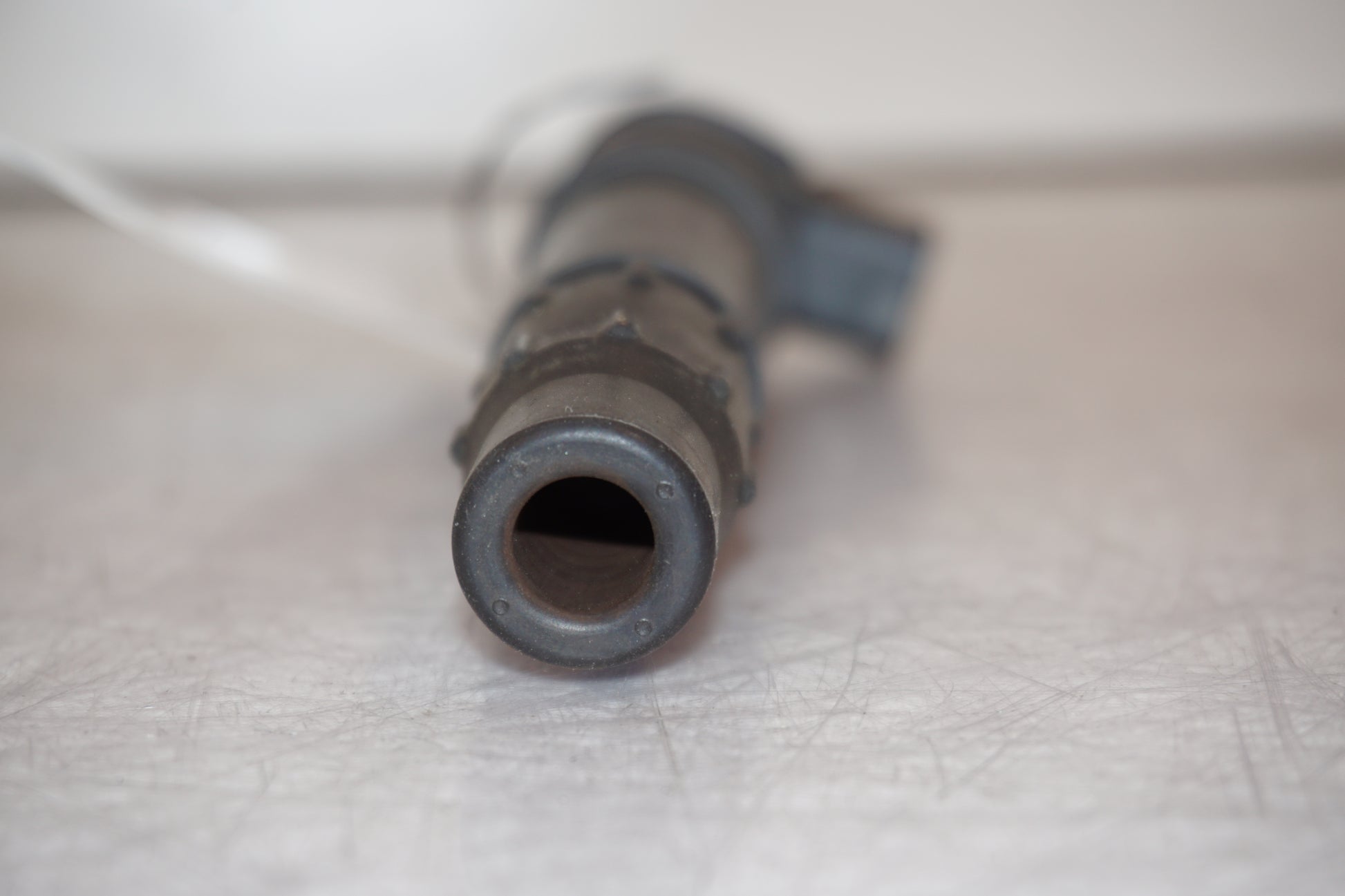 Snett nerifrån på Tändspole från en Kawasaki ZX-9R -1998 motorcykel.