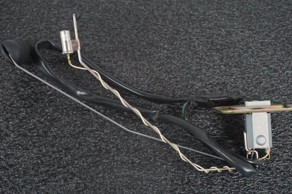 Vänster sida på Bensintankgivare från en Honda VFR 750 -1996 motorcykel.