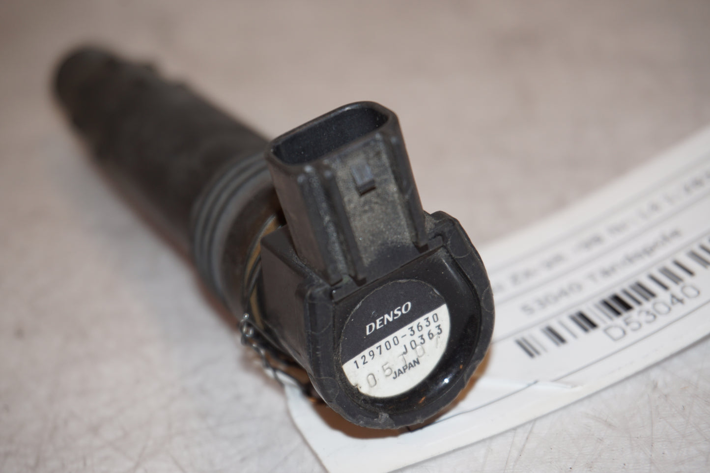 Extrabild2 på Tändspole från en Kawasaki ZX-9R -1998 motorcykel.