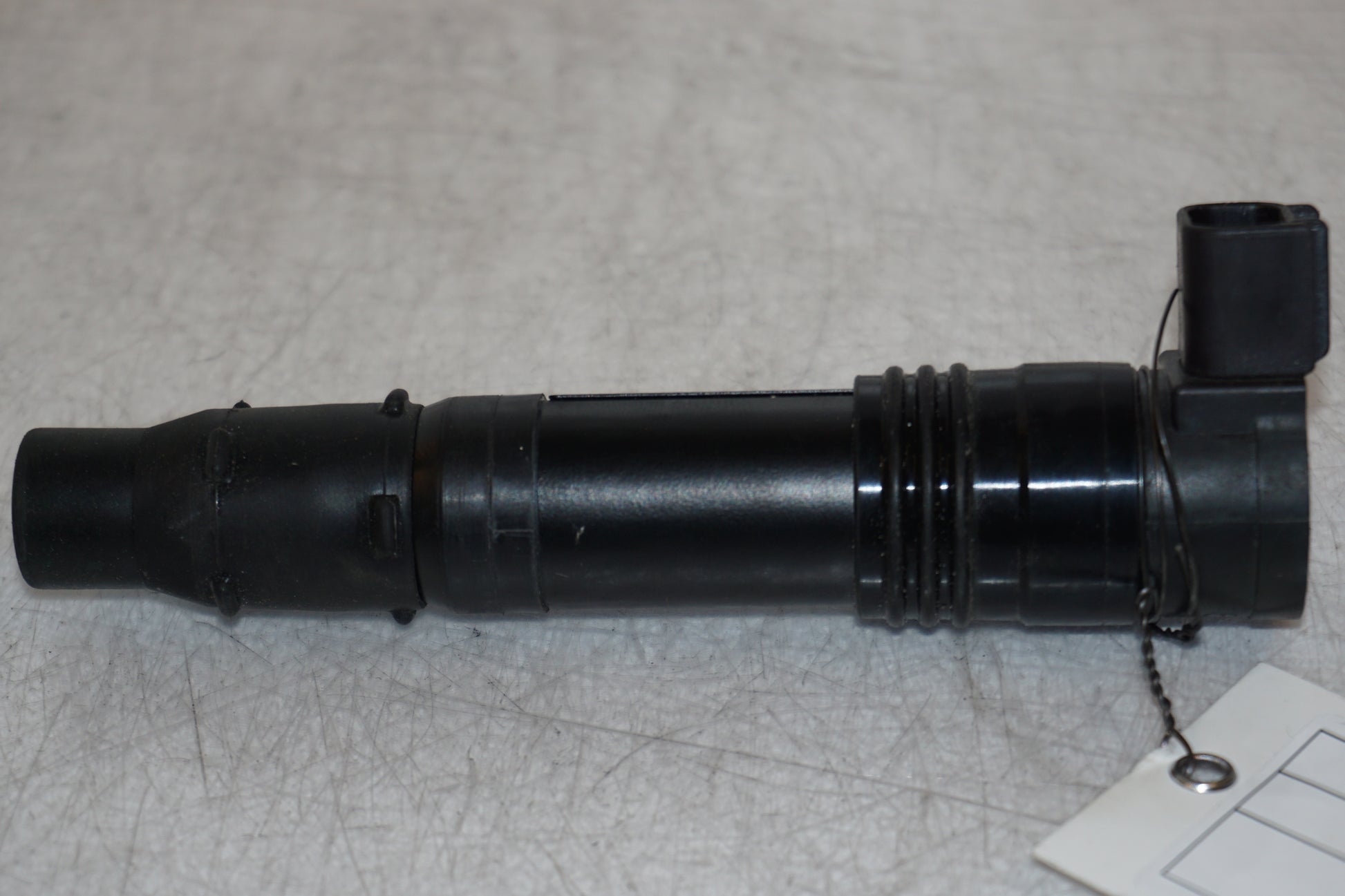 Baksidan på Tändspole från en Kawasaki ZZ-R 1400 -2007 motorcykel.