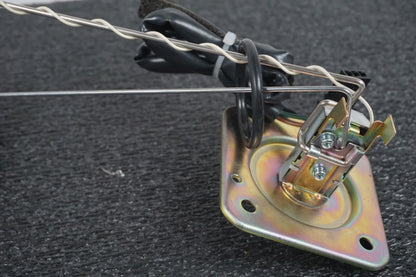 Snett nerifrån på Bensintankgivare från en Honda CBR 1100 XX -1998 motorcykel.