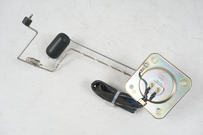 Framsidan på Bensintankgivare från en Honda CBR 1100 XX -1997 motorcykel.