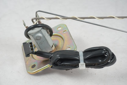 Snett uppifrån på Bensintankgivare från en Honda CBR 1100 XX -1997 motorcykel.