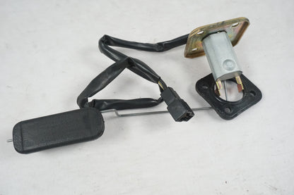 Höger sida på Bensintankgivare från en Kawasaki ZRX 1100 -1997 motorcykel.