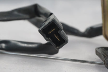 Vänster sida på Bensintankgivare från en Kawasaki ZRX 1100 -1997 motorcykel.