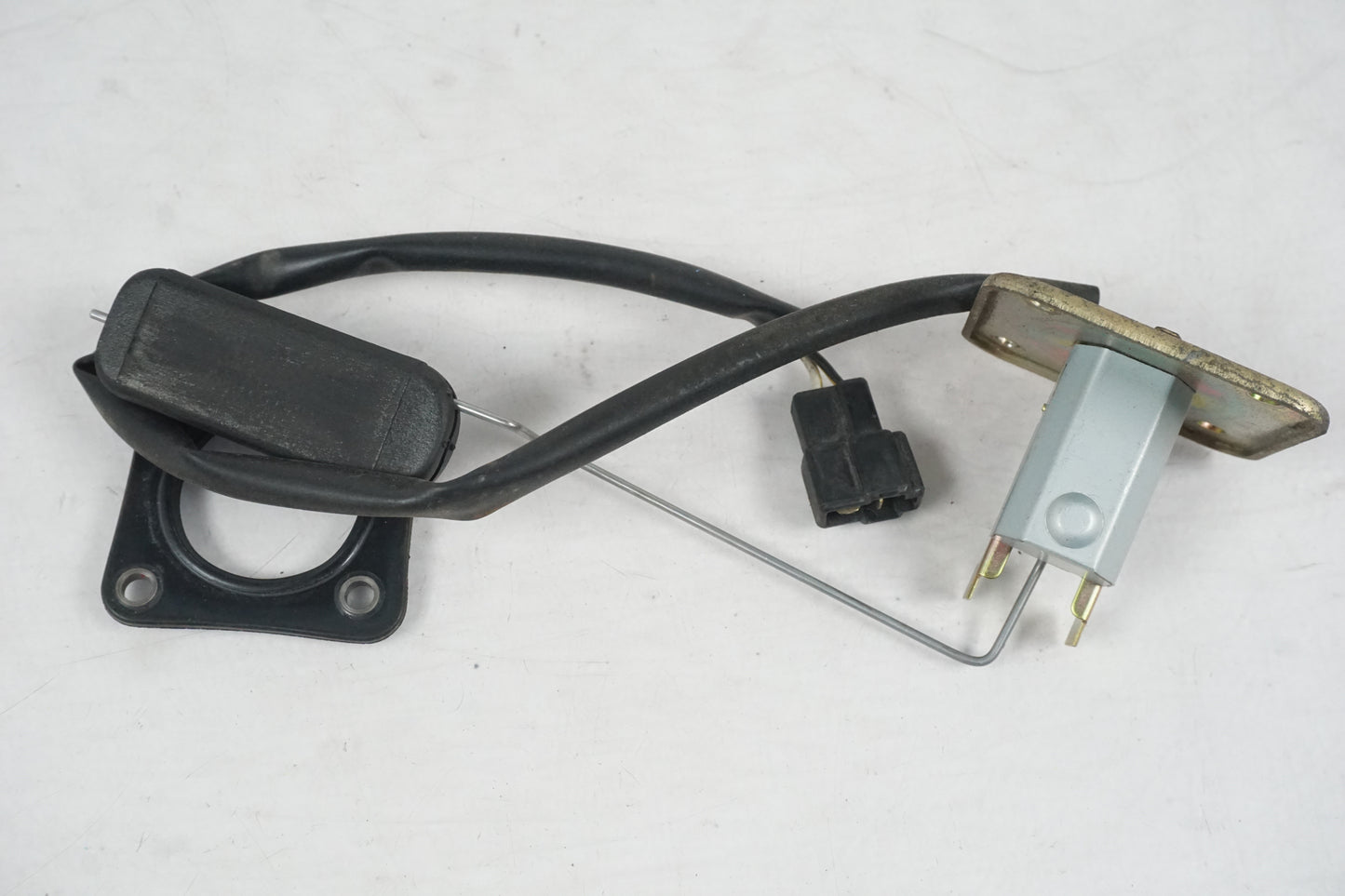 Framsidan på Bensintankgivare från en Kawasaki ZR-X 1200 S -2001 motorcykel.