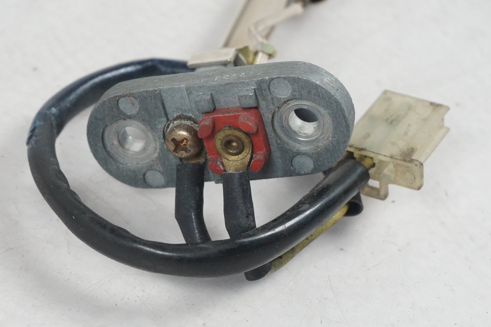 Snett uppifrån på Bensintankgivare från en Kawasaki ZZR 1100 -1991 motorcykel.