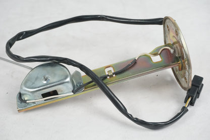 Baksidan på Bensintankgivare från en Kawasaki ZZR 1100 -1994 motorcykel.