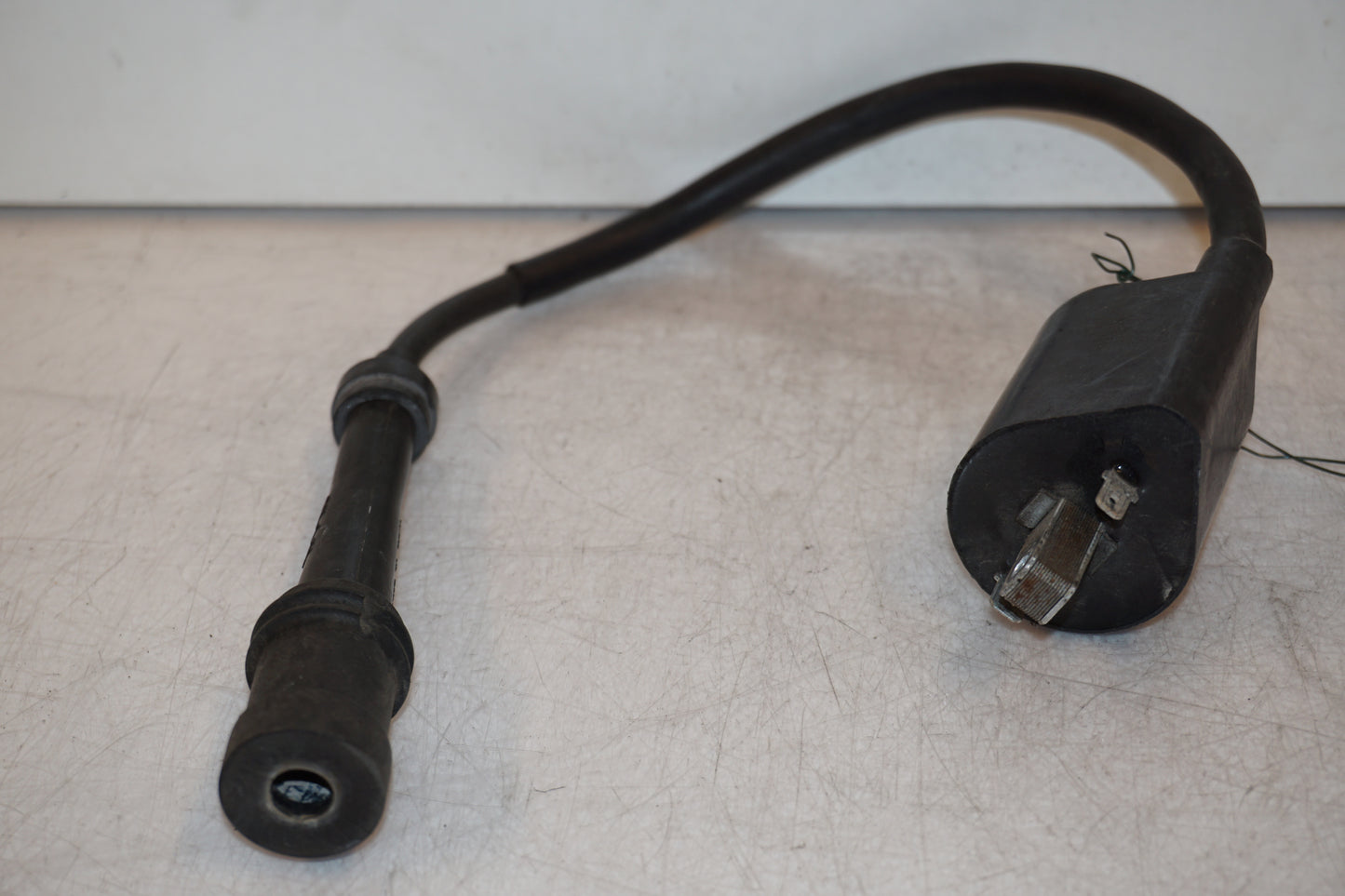 Framsidan på Tändspole från en Yamaha XVS 650 -1998 motorcykel.