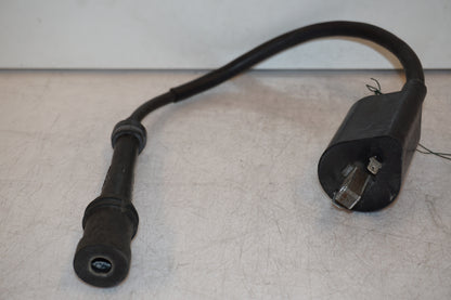 Framsidan på Tändspole från en Yamaha XVS 650 -1998 motorcykel.