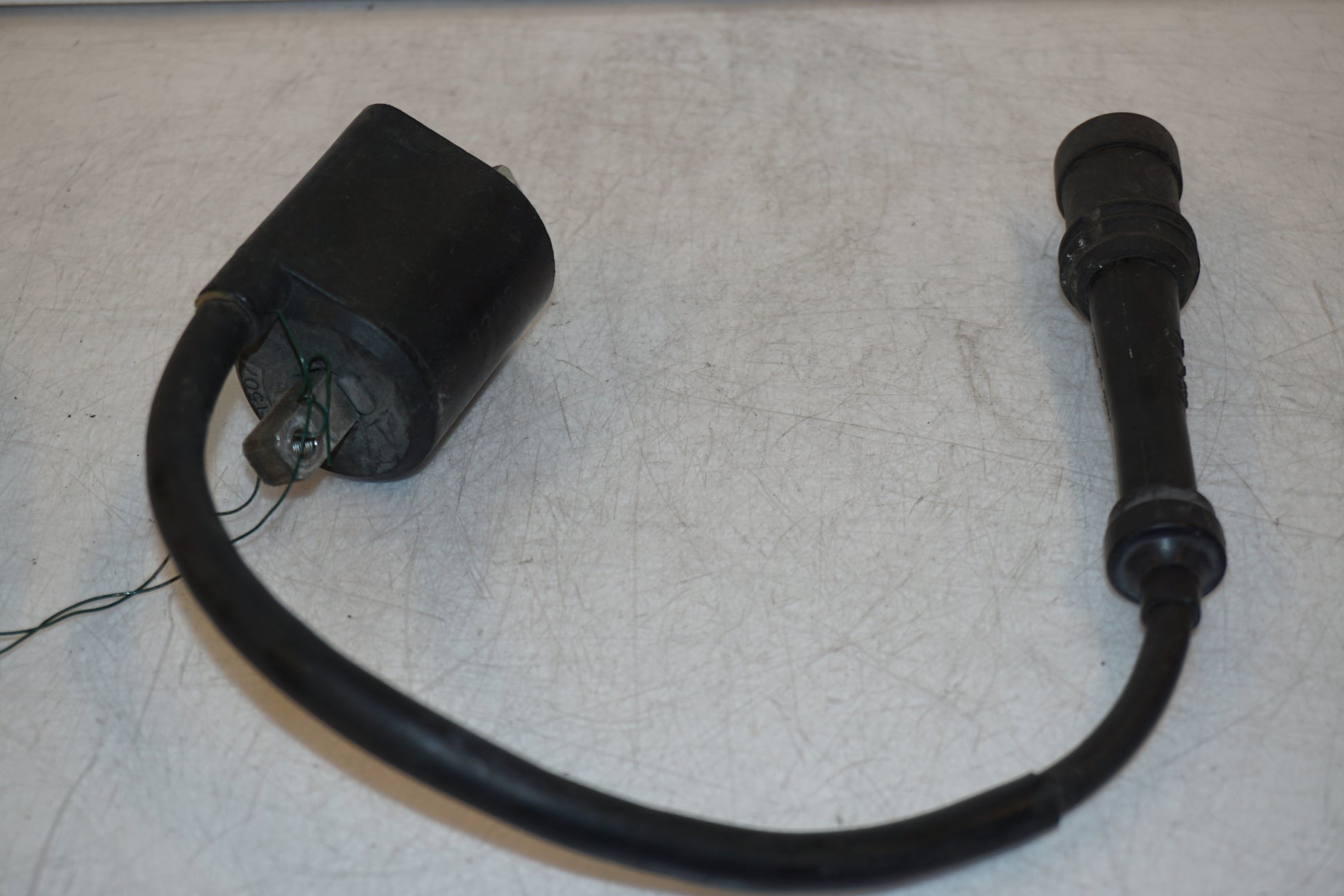 Höger sida på Tändspole från en Yamaha XVS 650 -1998 motorcykel.