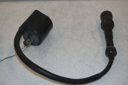 Höger sida på Tändspole från en Yamaha XVS 650 -1998 motorcykel.