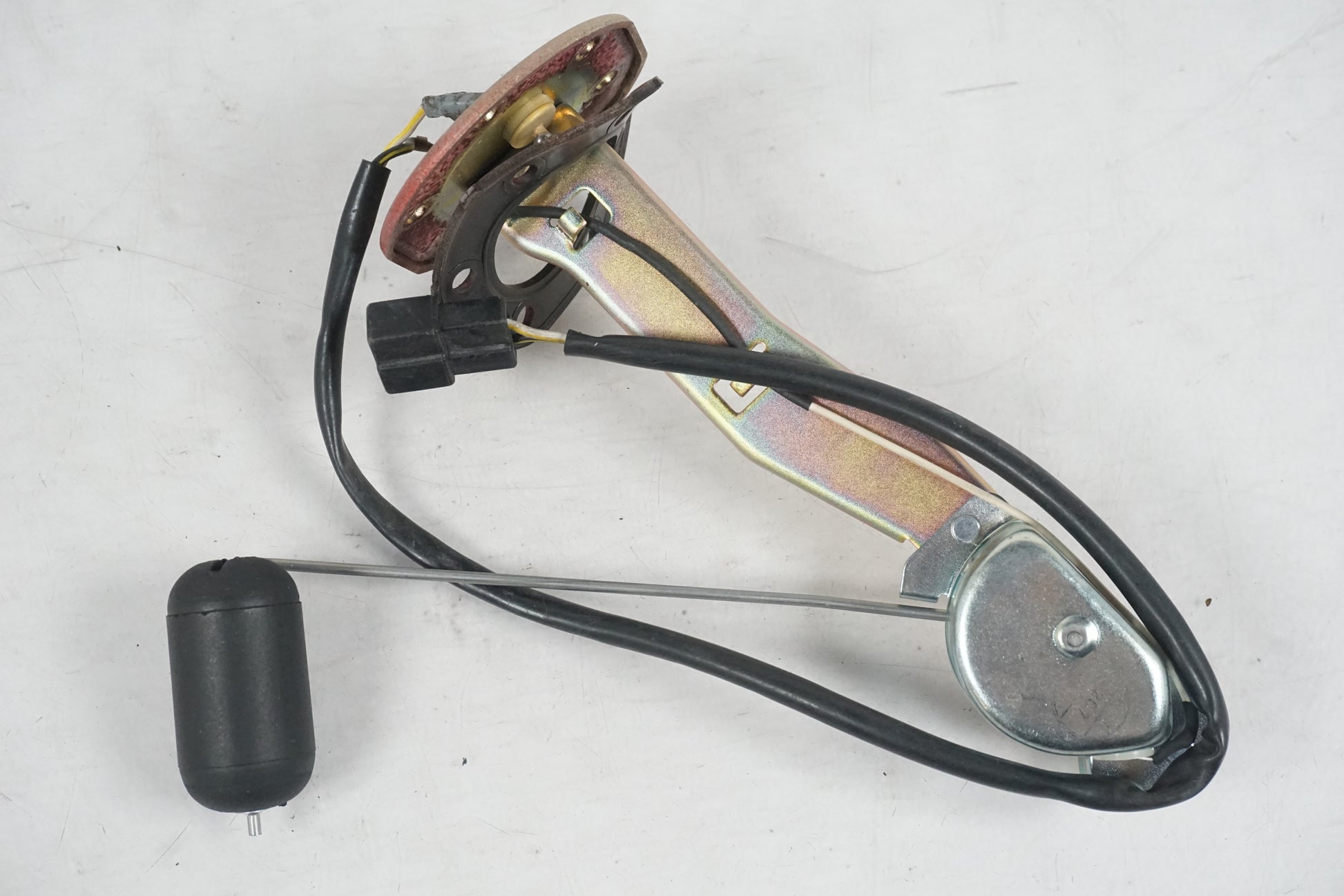 Framsidan på Bensintankgivare från en Kawasaki ZZR 1100 -1998 motorcykel.