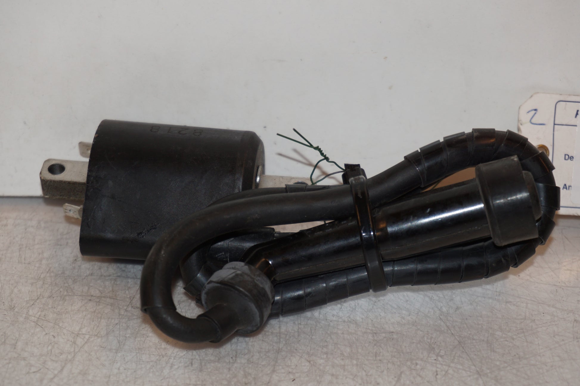 Höger sida på Tändspole från en Yamaha XVS 650 -1998 motorcykel.