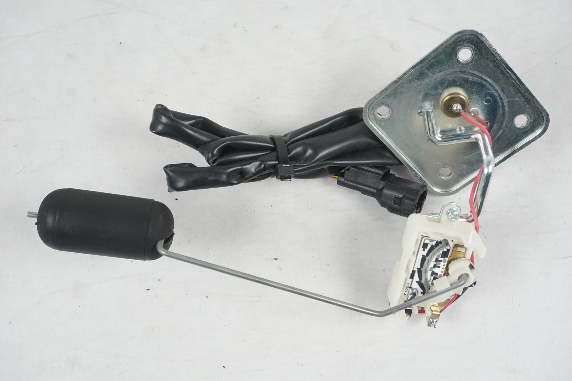 Framsidan på Bensintankgivare från en Kawasaki ZZ-R 1400 -2007 motorcykel.