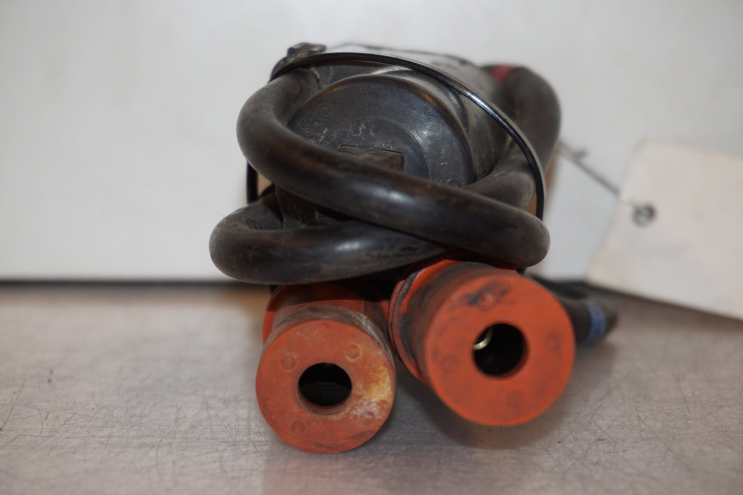 Snett uppifrån på Tändspole från en Yamaha YZF 1000 R -1999 motorcykel.