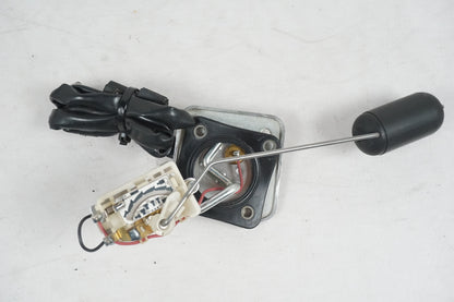 Framsidan på Bensintankgivare från en Kawasaki GTR 1400 -2008 motorcykel.