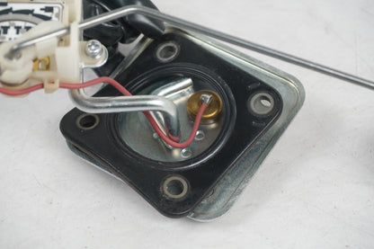 Höger sida på Bensintankgivare från en Kawasaki GTR 1400 -2008 motorcykel.