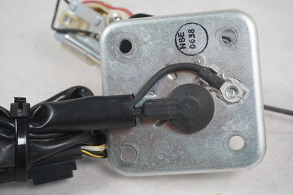 Snett nerifrån på Bensintankgivare från en Kawasaki GTR 1400 -2008 motorcykel.