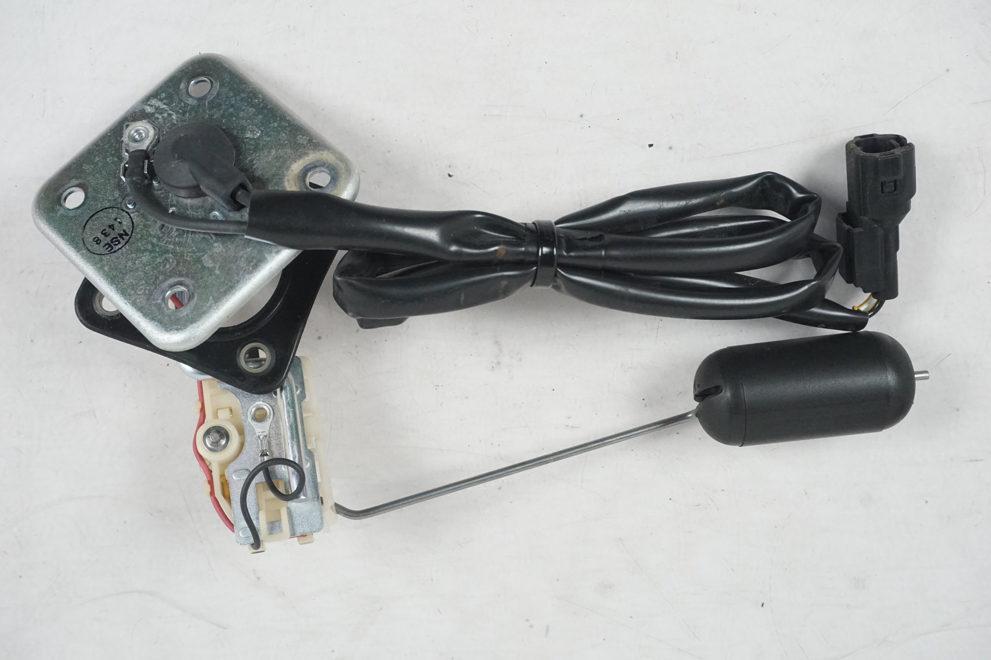 Framsidan på Bensintankgivare från en Kawasaki ZZ-R 1400 -2010 motorcykel.