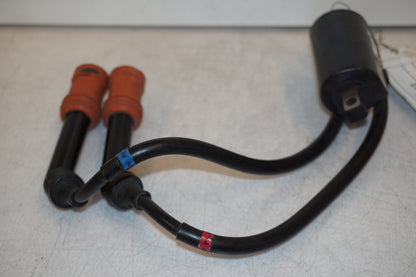 Baksidan på Tändspole från en Yamaha YZF 1000 R -1998 motorcykel.