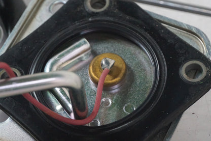 Extrabild1 på Bensintankgivare från en Kawasaki ZZ-R 1400 -2010 motorcykel.