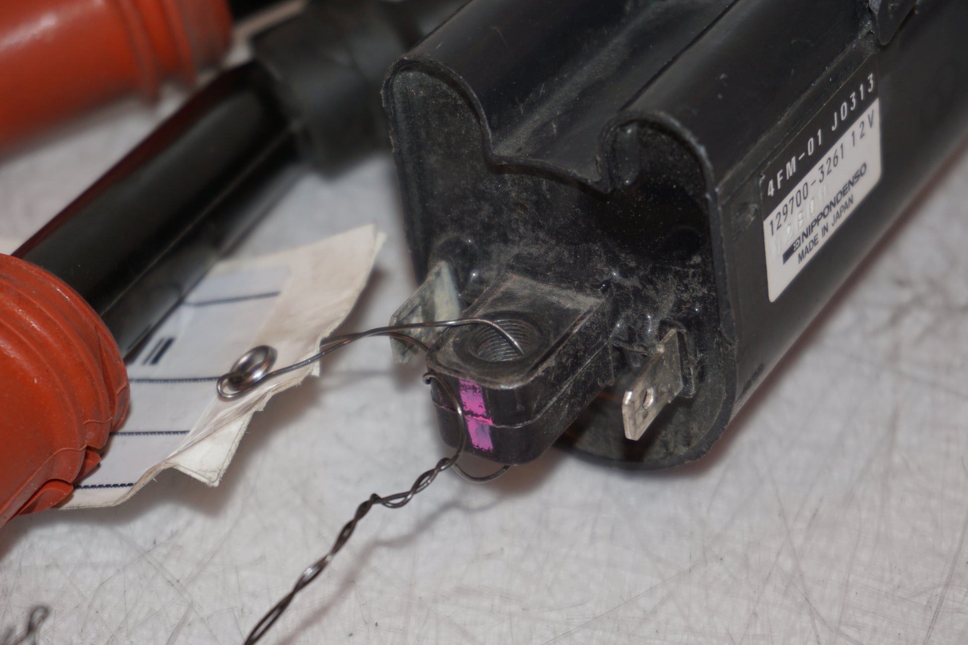 Extrabild1 på Tändspole från en Yamaha YZF 1000 R -2001 motorcykel.