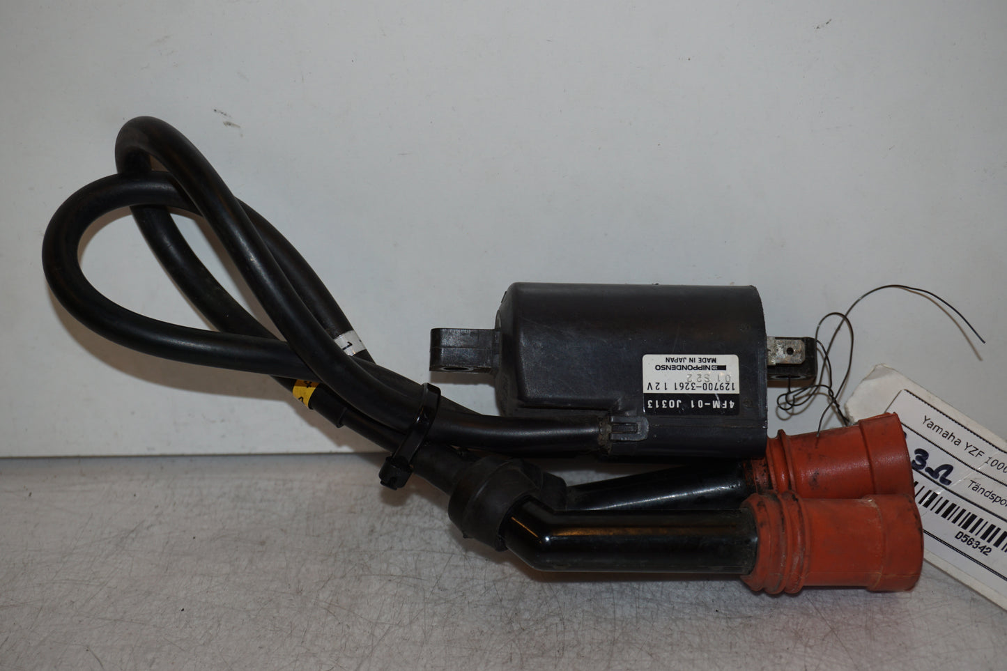 Vänster sida på Tändspole från en Yamaha YZF 1000 R -1997 motorcykel.