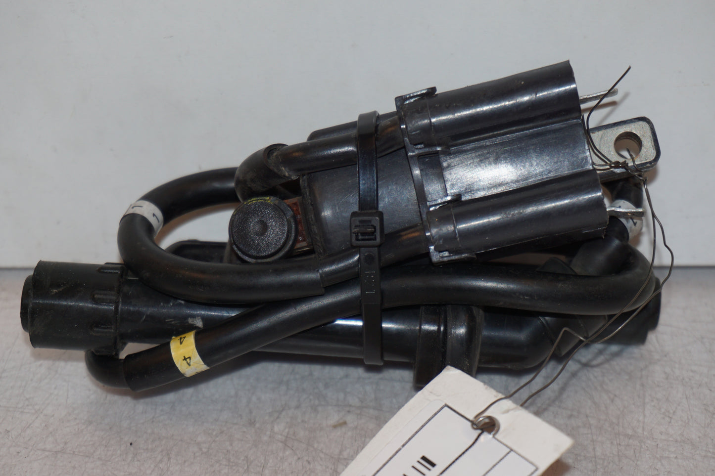 Baksidan på Tändspole från en Yamaha FZ-6 -2005 motorcykel.