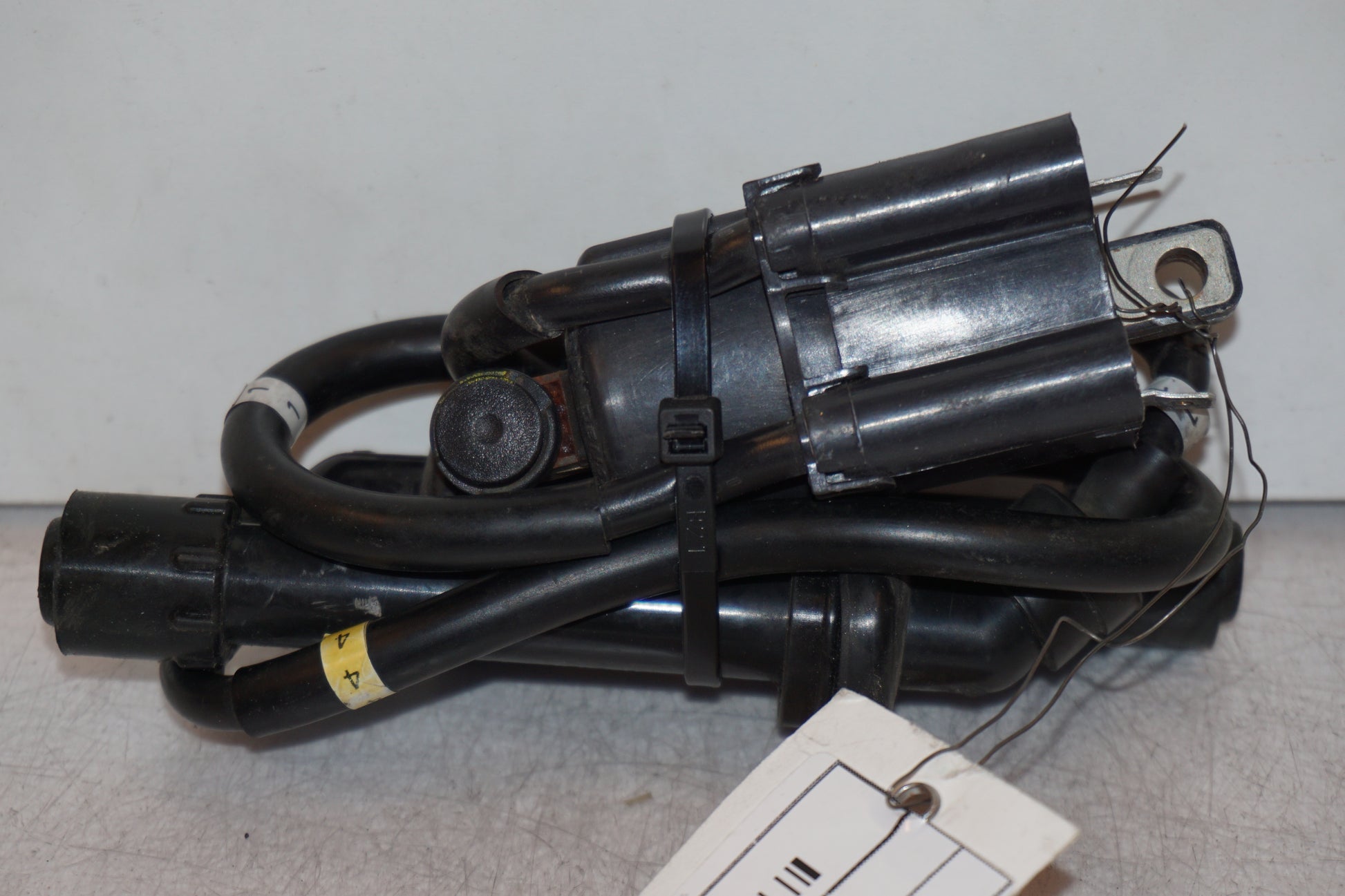 Baksidan på Tändspole från en Yamaha FZ-6 -2005 motorcykel.