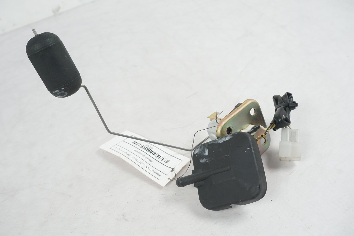 Framsidan på Bensintankgivare från en Kawasaki VN 1500 -1999 motorcykel.