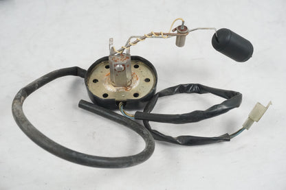 Framsidan på Bensintankgivare från en Kawasaki GPX 750 R -1987 motorcykel.