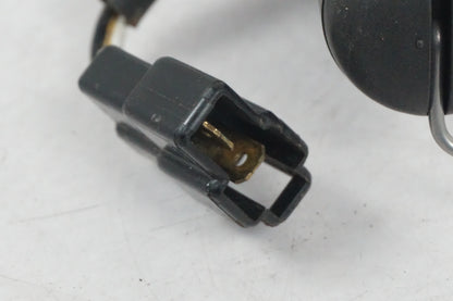 Baksidan på Bensintankgivare från en Kawasaki Versys 650 -2009 motorcykel.