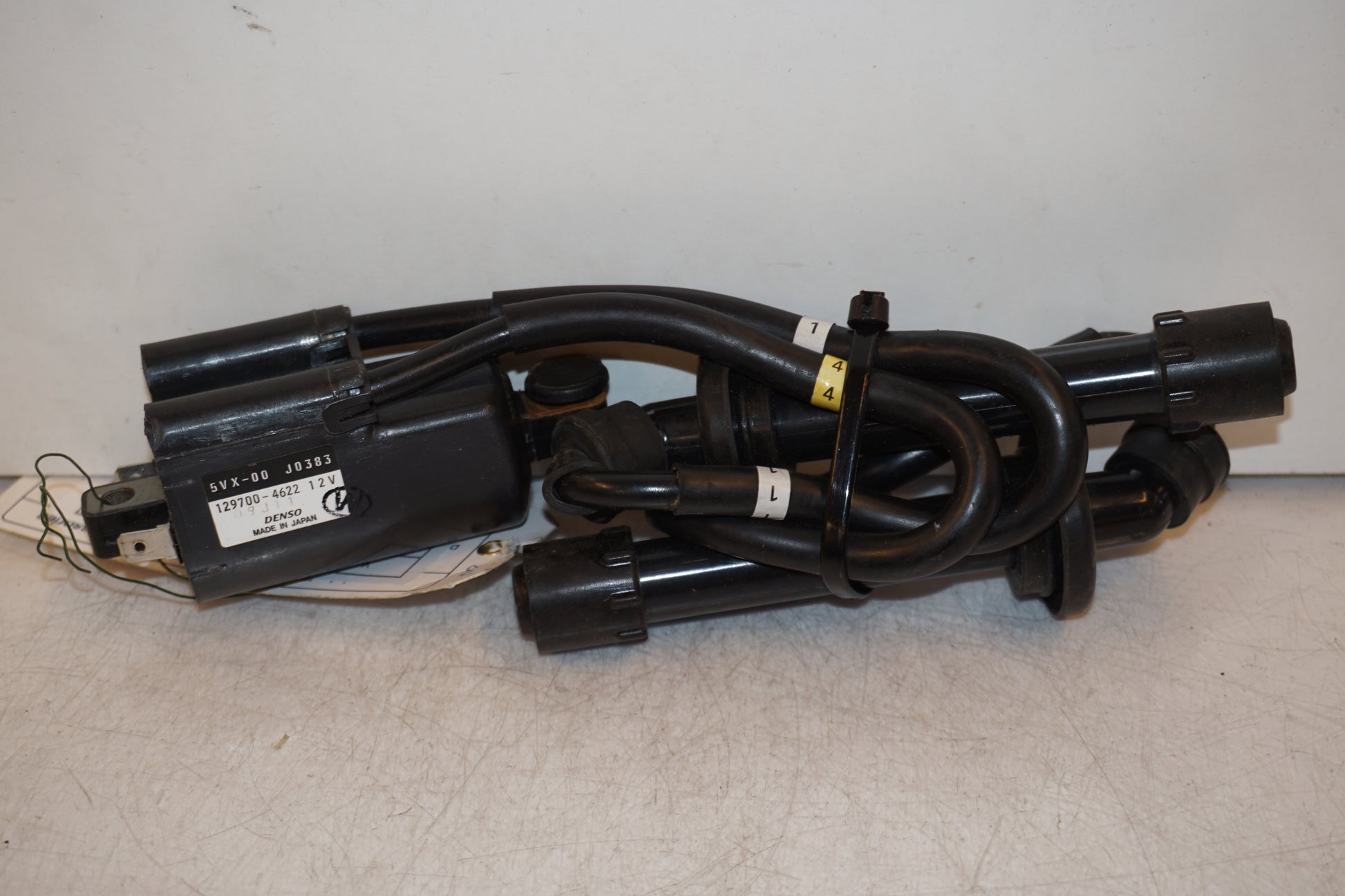 Vänster sida på Tändspole från en Yamaha FZ-6 -2008 motorcykel.