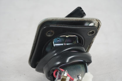 Vänster sida på Bensintankgivare från en Kawasaki Z 750 -2008 motorcykel.