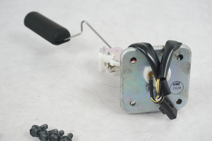 Snett uppifrån på Bensintankgivare från en Kawasaki Z 750 -2008 motorcykel.