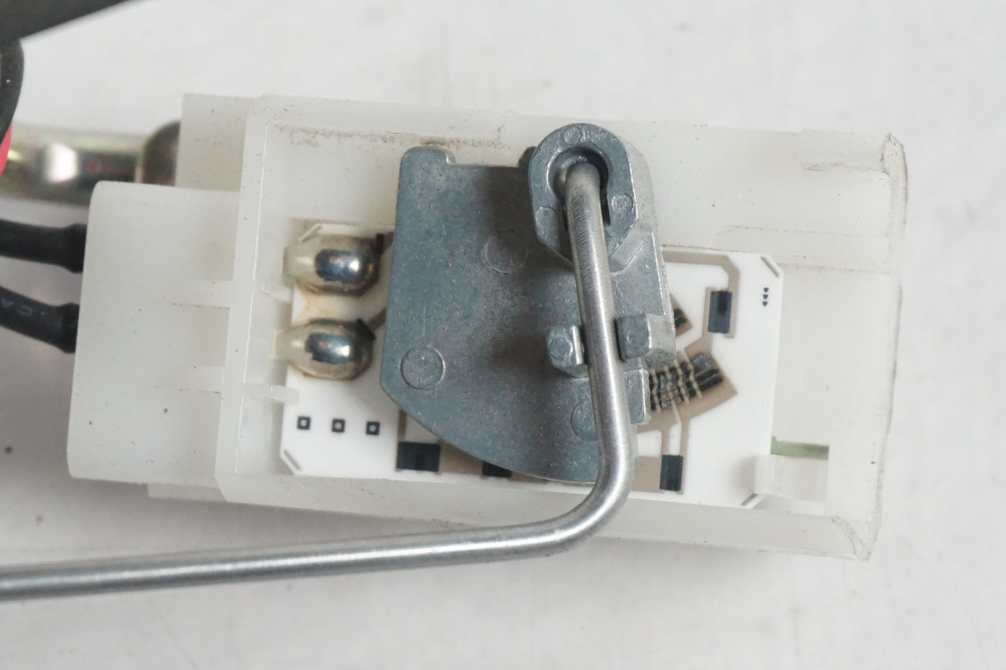 Höger sida på Bensintankgivare från en Kawasaki ER-6N -2010 motorcykel.