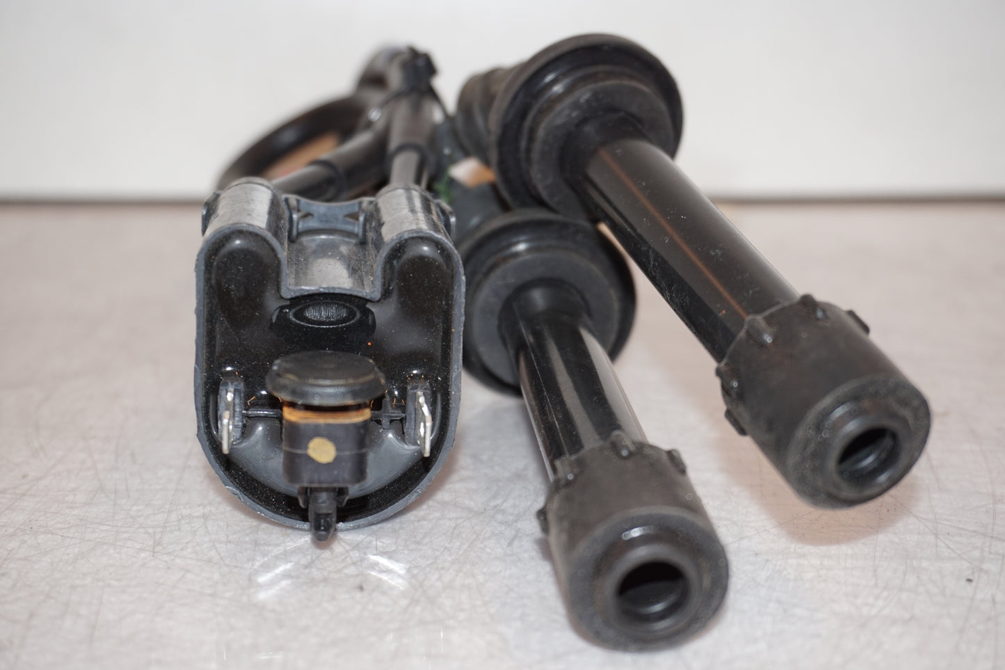 Snett nerifrån på Tändspole från en Yamaha FZ-6 -2008 motorcykel.