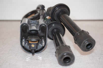 Snett nerifrån på Tändspole från en Yamaha FZ-6 -2008 motorcykel.