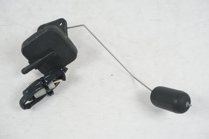 Framsidan på Bensintankgivare från en Kawasaki VN 750 -1994 motorcykel.