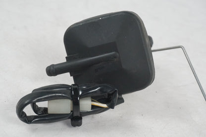 Baksidan på Bensintankgivare från en Kawasaki VN 750 -1994 motorcykel.