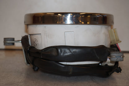 Höger sida på Hastighetsmätare från en Yamaha XVS 1100 -2006 motorcykel.