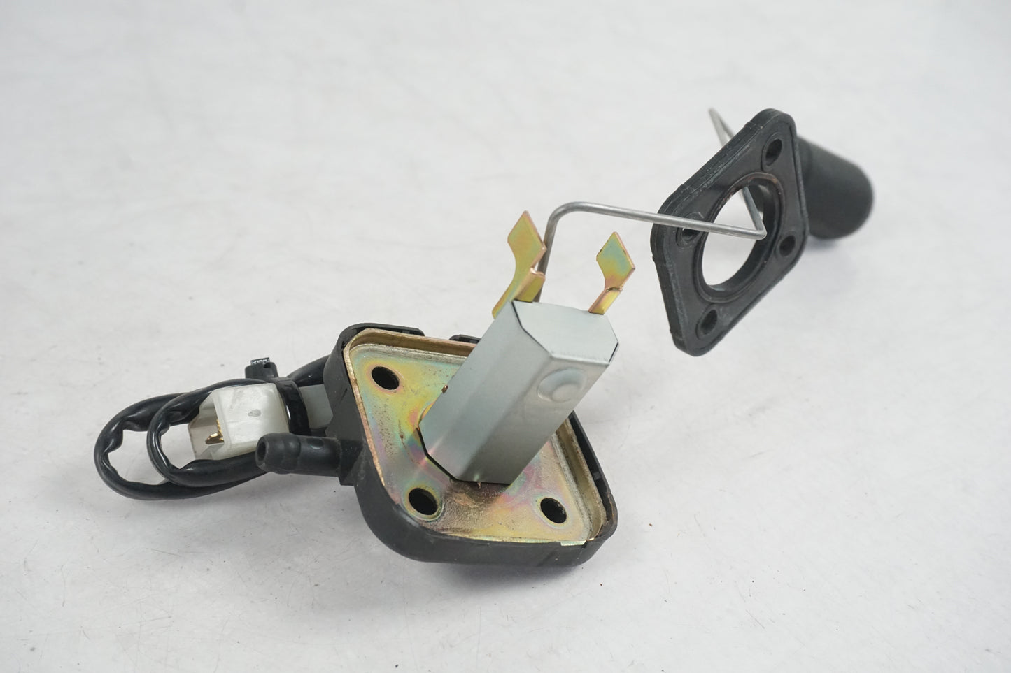 Höger sida på Bensintankgivare från en Kawasaki VN 750 -1994 motorcykel.