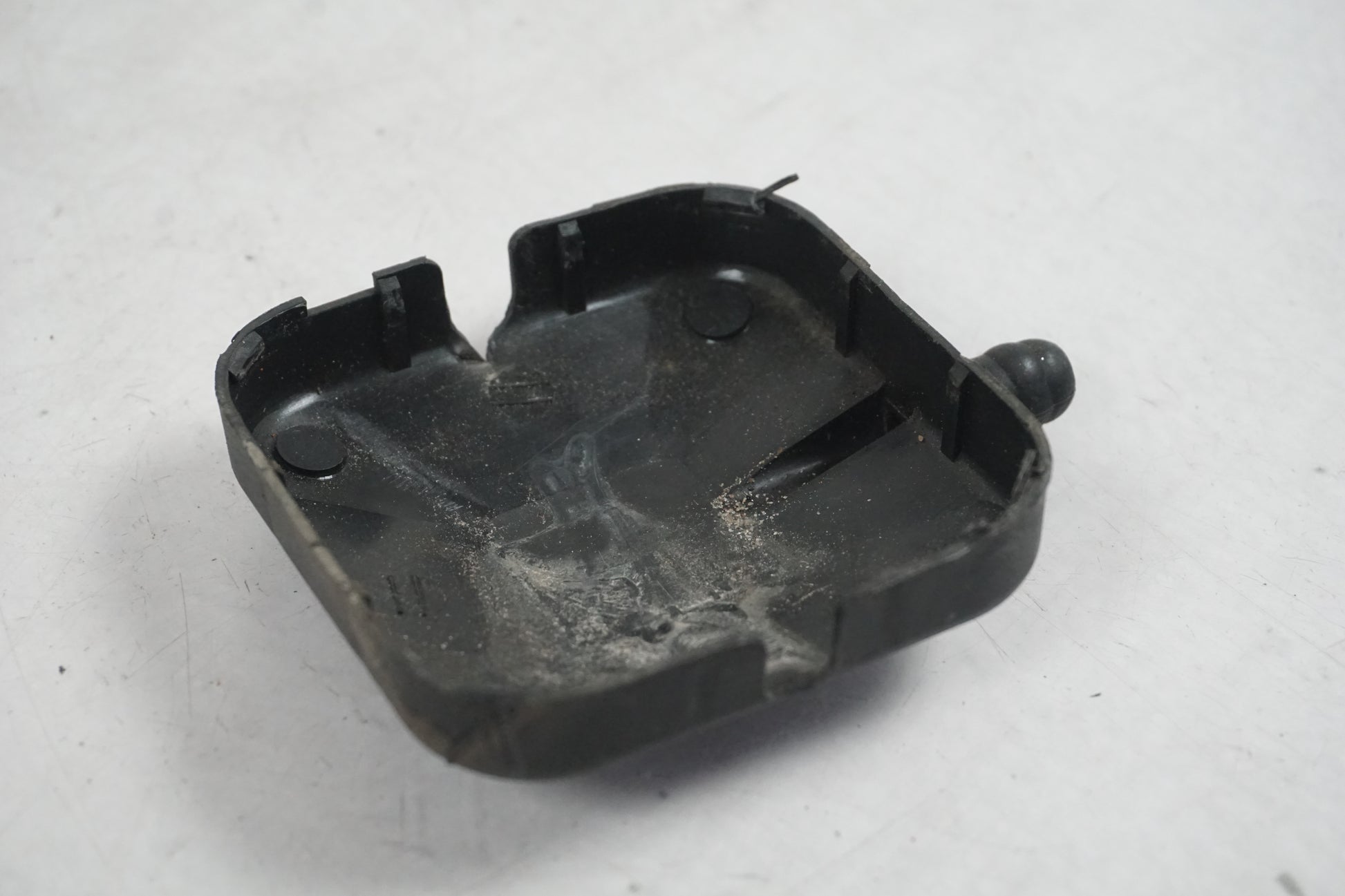 Vänster sida på Bensintankgivare från en Kawasaki ZR-7 -2002 motorcykel.