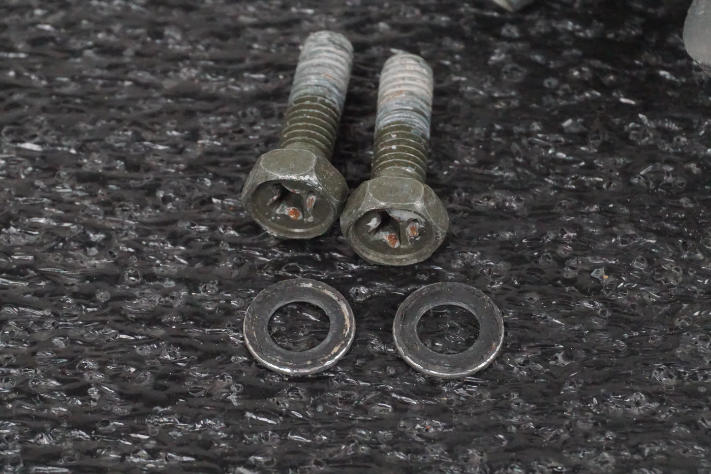 Baksidan på Bensinkran från en Suzuki VL 800 -2003 motorcykel.