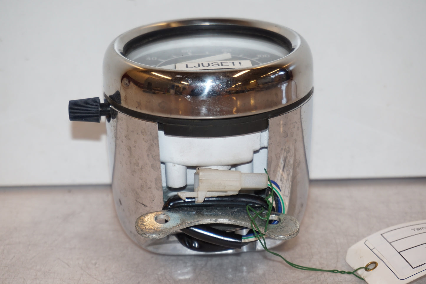 Baksidan på Hastighetsmätare från en Yamaha XV 125 -1998 motorcykel.